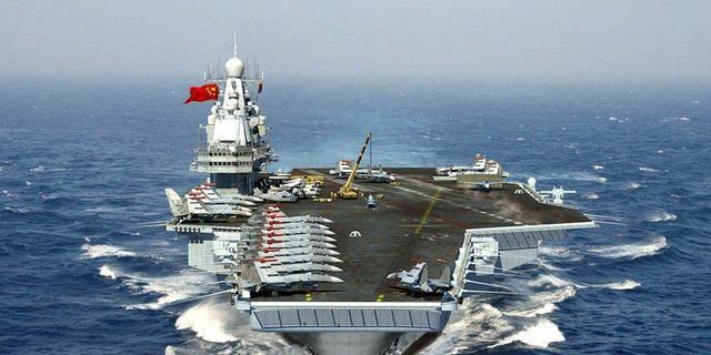 山东舰，中国海军的新里程碑——一艘怎样的战舰？，山东舰，中国海军新里程碑，战舰深度解析！
