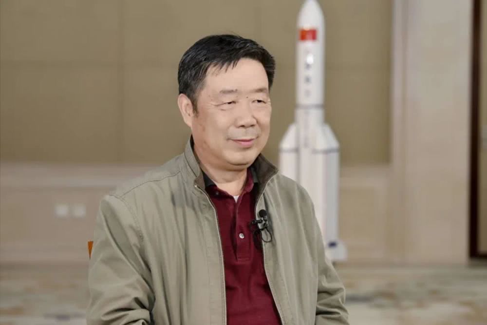 周建平的生平简介，周建平生平简介，传奇人生路
