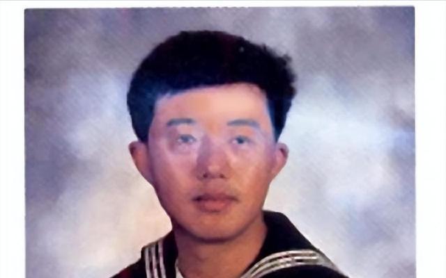 美军与辽宁号航空母舰，东西方海军力量的交汇，美军与辽宁号航空母舰，东西方海军力量的巅峰交汇