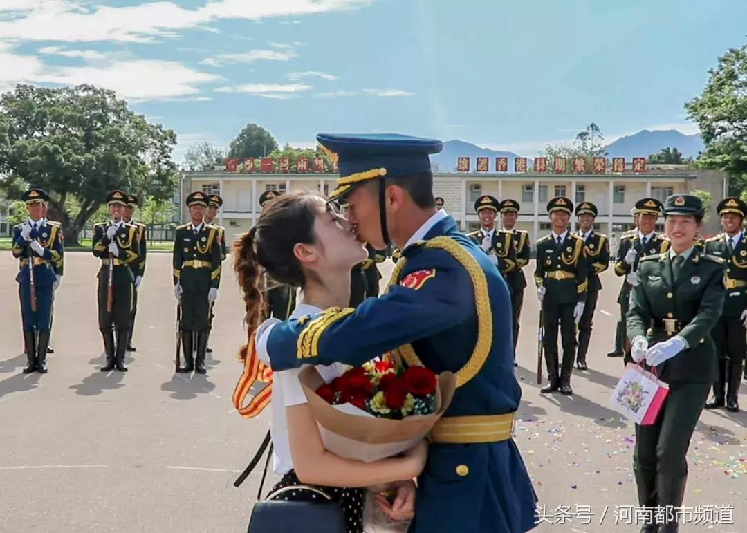 三军仪仗队第一次在香港的辉煌展示,三军仪仗队首次香港精彩展示