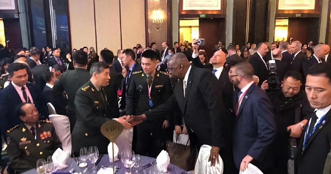 中国海军汕头舰，新时代的海防卫士，中国海军汕头舰，新时代海防的坚定卫士