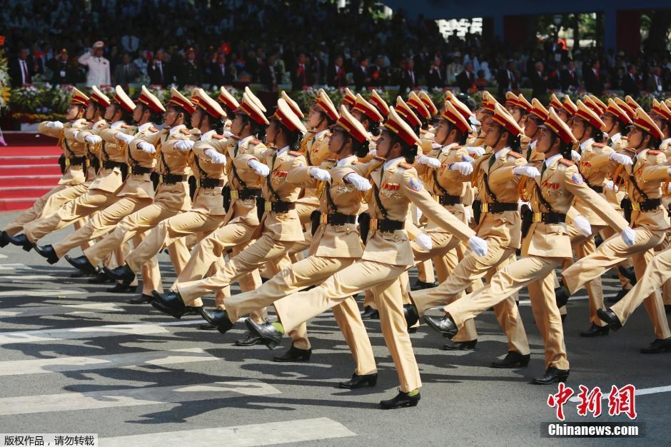 越南仪仗队阅兵出场，荣耀与力量的展现，越南仪仗队阅兵荣耀展现，力量与风采的汇聚