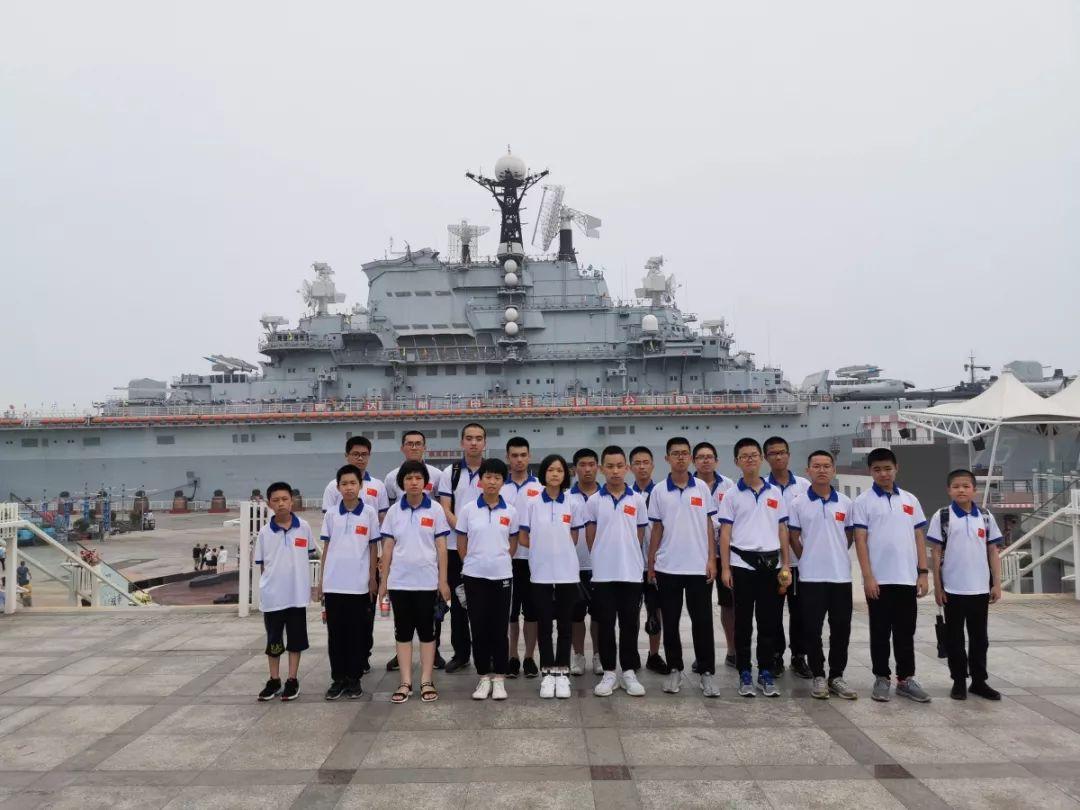 中国的航空航天母舰，力量与荣耀的象征，中国航空航天母舰，力量与荣耀的骄傲