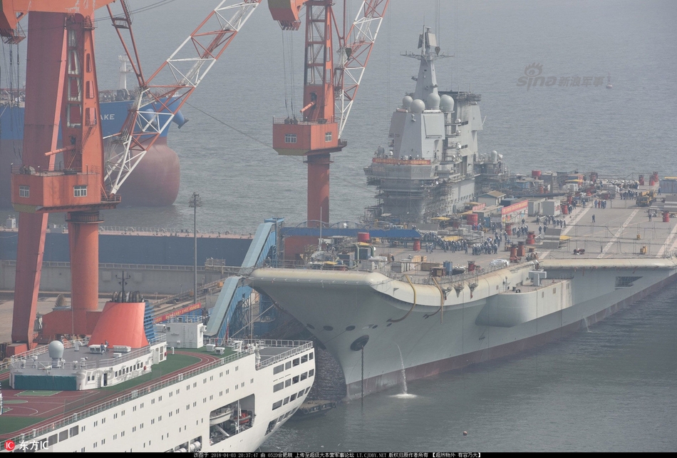 中国海军建设里程碑，第一艘国产航空母舰下水，中国海军里程碑事件，首艘国产航空母舰下水纪念
