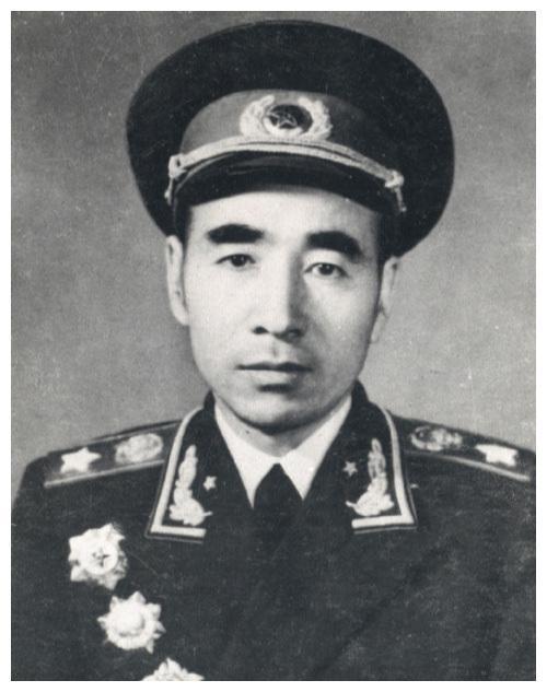 中国历任国防部长的命运，历史变迁与角色影响，中国历任国防部长的历史角色与命运变迁