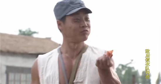 抗日神剧中手榴弹的传奇故事，抗日神剧中的手榴弹传奇，英勇抗战的震撼瞬间