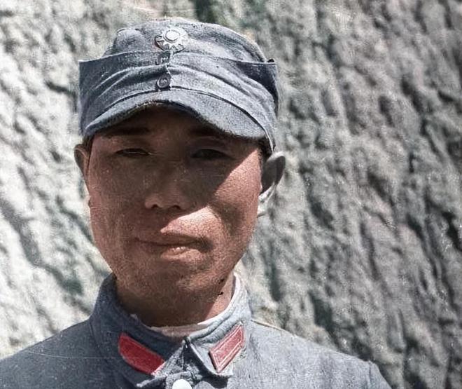 八路军帽子的历史与象征意义，八路军帽子的历史与象征意义探究