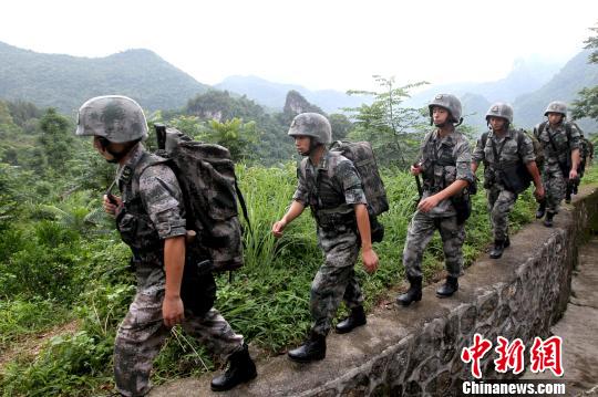 空降兵15军尖子连队，精英之师的荣耀与担当，精英之师，空降兵尖子连队的荣耀与担当