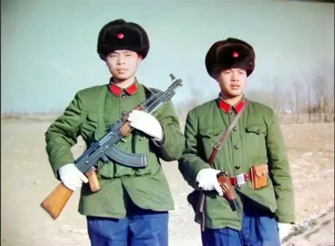 探索中国海军历史中的一部分，65式海军服装，探索中国海军历史，揭秘65式海军服装的传奇