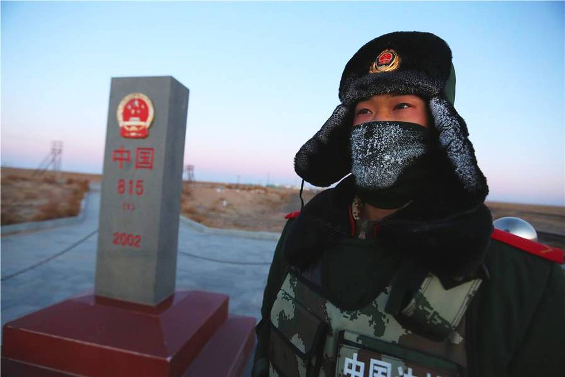 边防战士为什么要站岗，守护边疆，责任至上，边防战士站岗守护边疆，责任至上，彰显忠诚