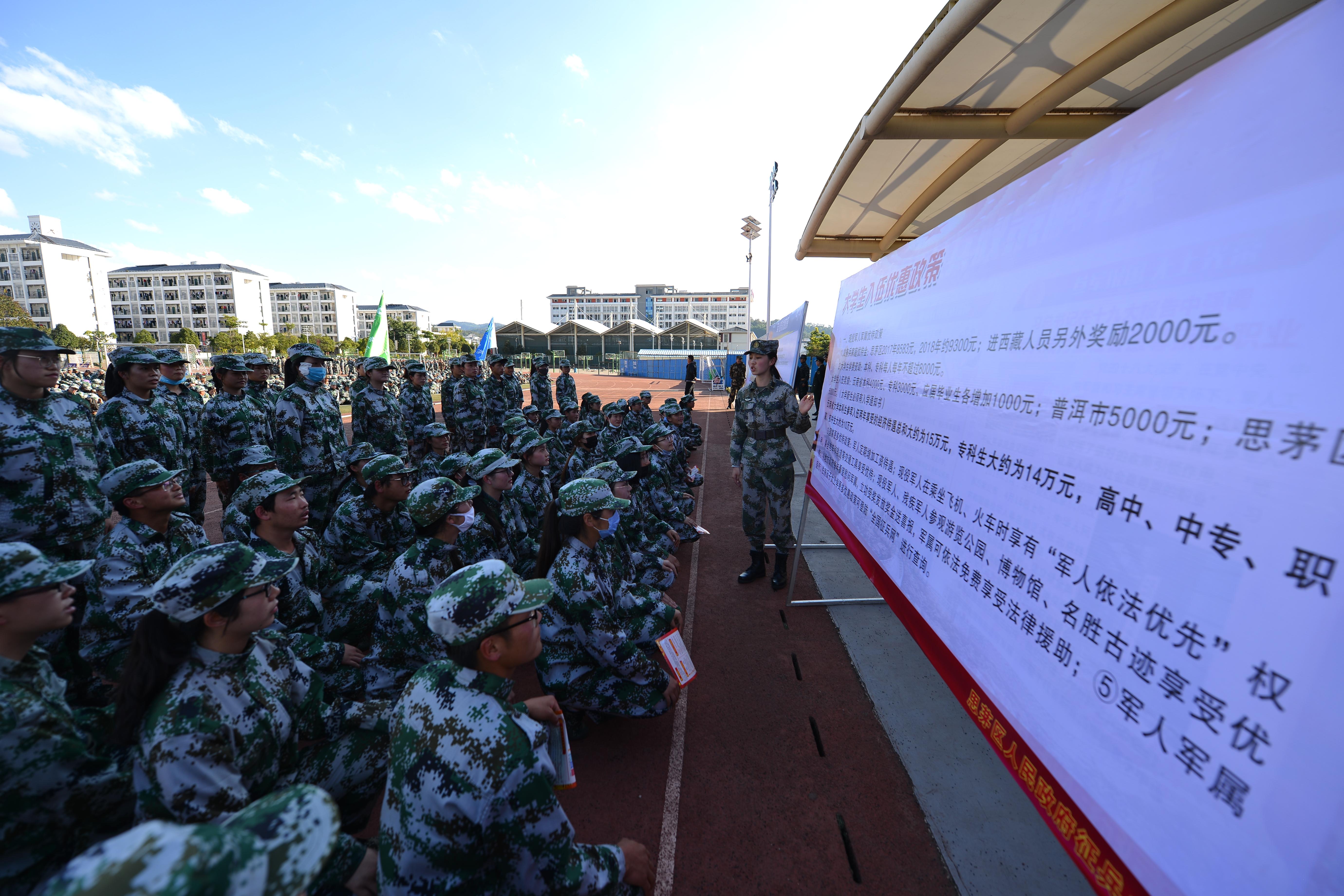 杜富国会不会退伍，英雄的选择与国家的期待，杜富国的选择与国家期待，英雄是否选择退伍？
