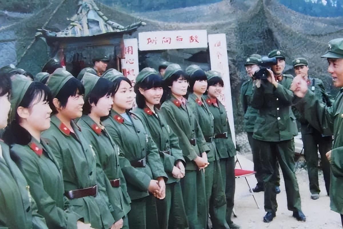 九十年代中国女兵照片，时代印记与女性力量的见证，九十年代女兵照片，时代印记中的女性力量风采