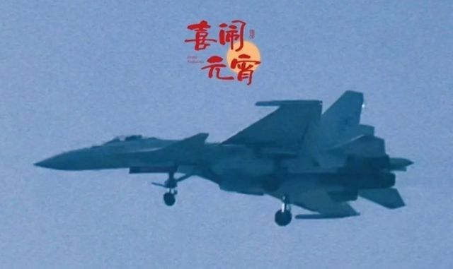 歼-15T与超级大黄蜂,两大战斗机的实力对比,歼-15T与超级大黄蜂,两大战斗机实力对比解析