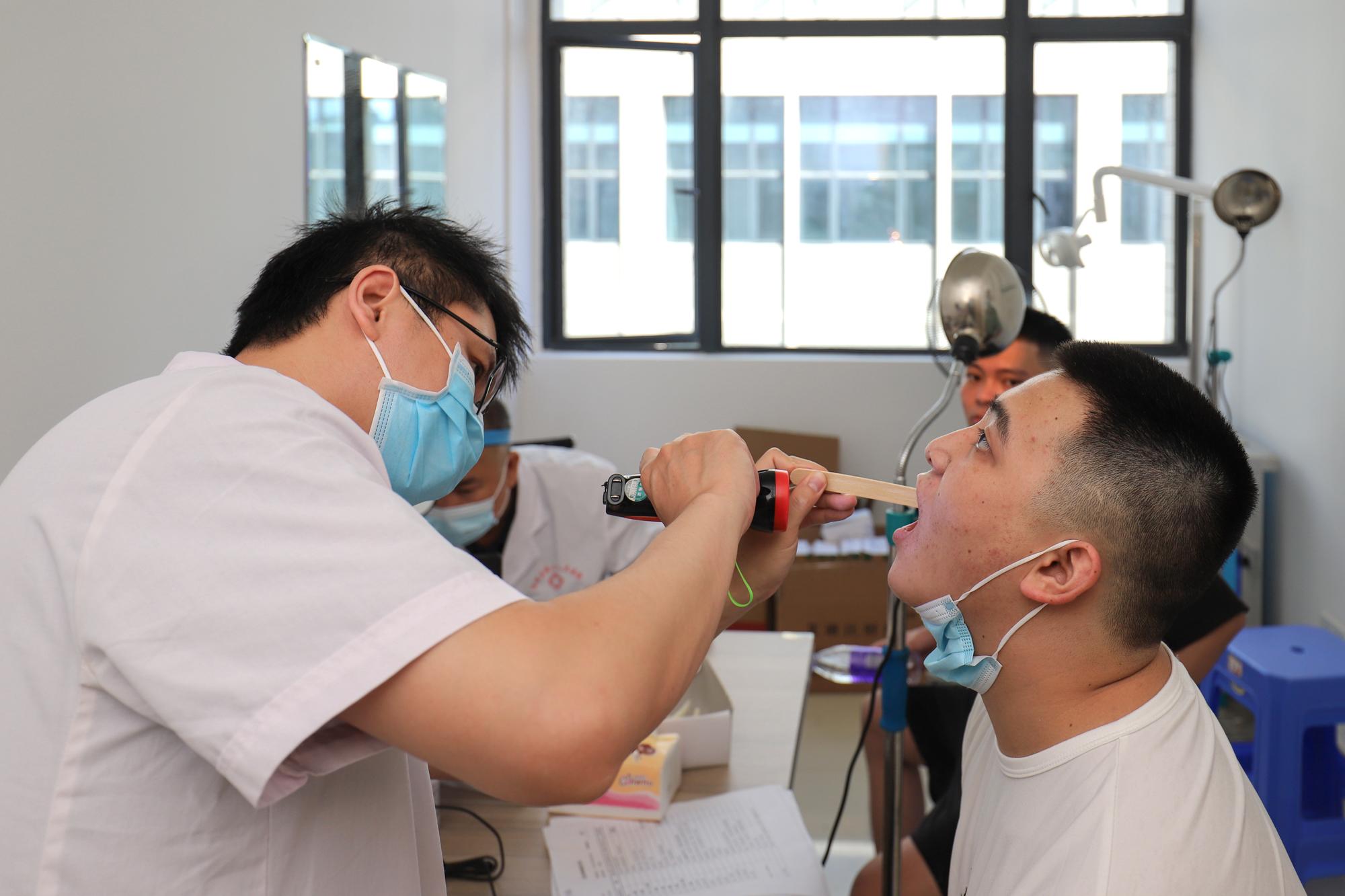 新兵连体检，一道关乎个人与国家健康的关卡，新兵连体检，个人与国家健康的守门关卡