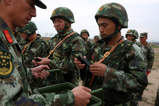 武警打靶，锤炼精兵，锻造实战能力，武警打靶锤炼实战能力，锻造精兵强将