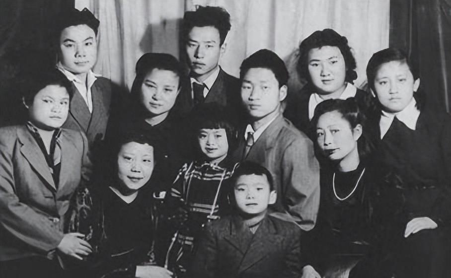 第4代核弹，技术革新与全球安全挑战，第4代核弹，技术革新引发全球安全新挑战