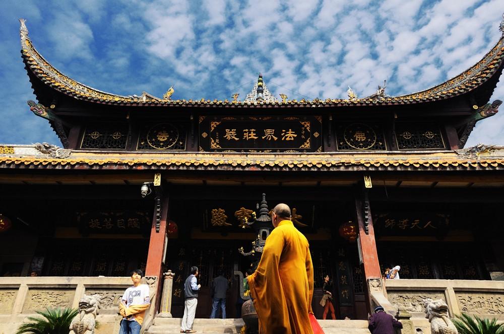 歼-16战斗机近距离观察,震撼的力量与卓越的性能,歼-16战斗机,近距离下的力量与卓越性能展现