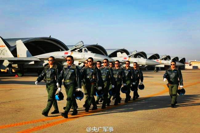 歼-15号战斗机图片,展现中国空军力量的壮丽画卷,歼-15战斗机壮丽图片展示中国空军力量的巅峰风采