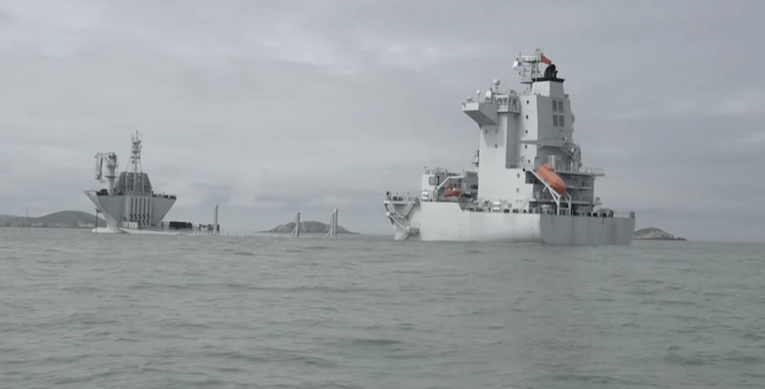 南海舰队834半潜船，探索深海，展现中国力量，南海舰队834半潜船，深海探索与中国力量的展现