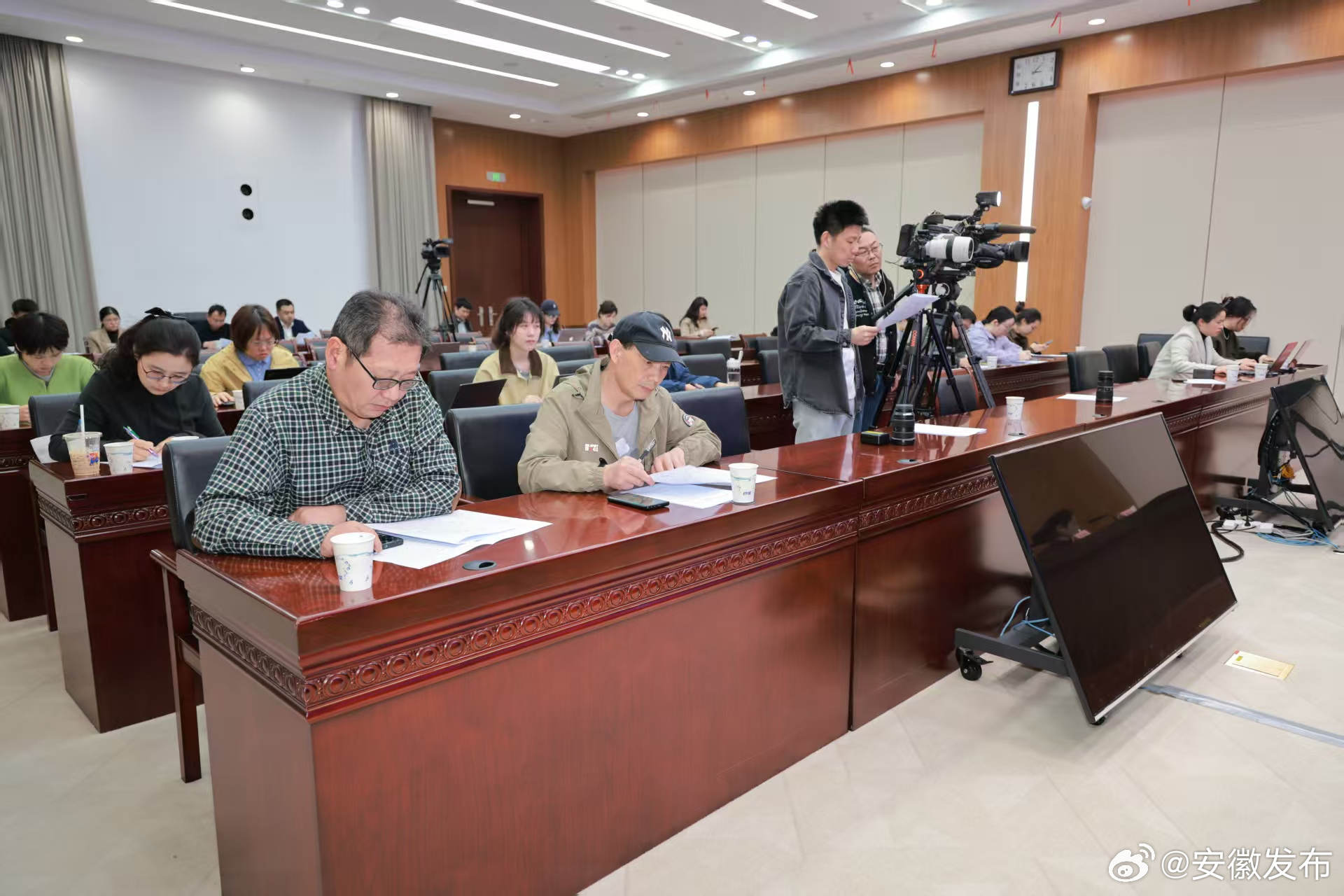 今日新闻发布会现场直播，聚焦时事热点，揭示未来走向，今日新闻发布会聚焦时事热点，展望未来发展走向直播报道
