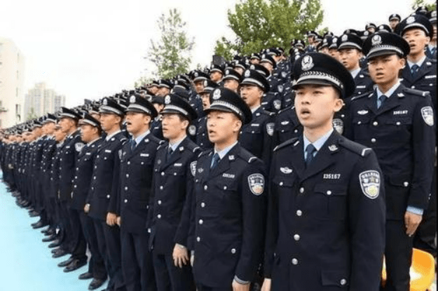 十大警校公认的铁饭碗，职业稳定与荣誉的象征，十大警校公认职业，铁饭碗与荣誉的象征