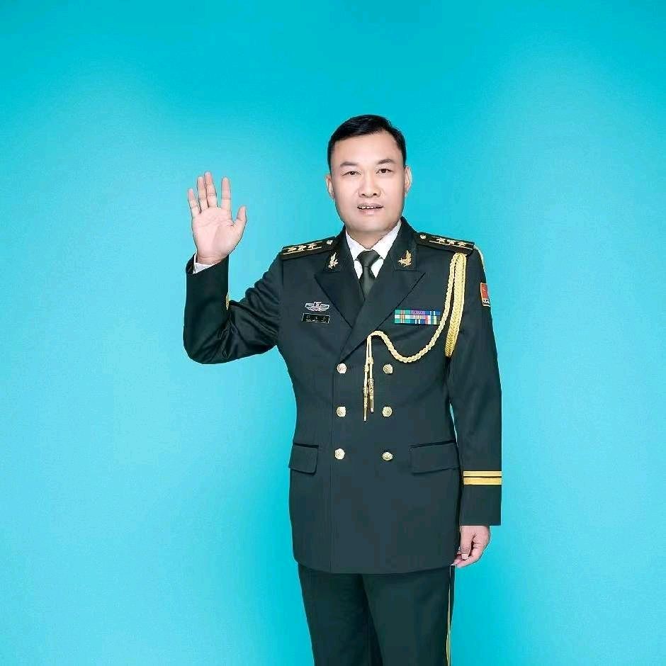 祁宝发的军衔之路，荣耀与担当，祁宝发的军旅荣耀与担当，军衔之路的历程