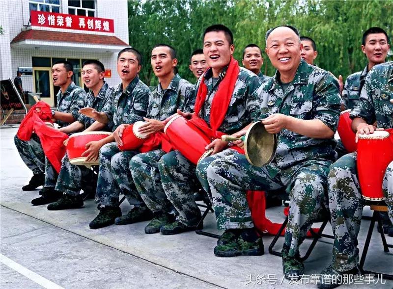 中国人民解放军军旗确定的历程及其意义，中国人民解放军军旗确定历程及其深远意义