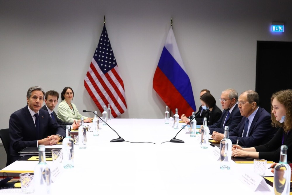 美国与俄罗斯开战，全球格局的巨变与挑战分析，美俄开战引发全球格局巨变，挑战与影响分析