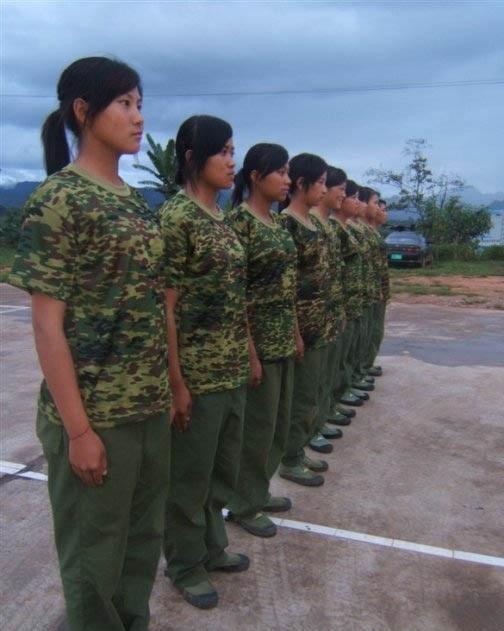 中国女兵为什么不漂亮，深度解析与多元视角探讨，深度解析与多元视角探讨，中国女兵颜值争议背后的真相