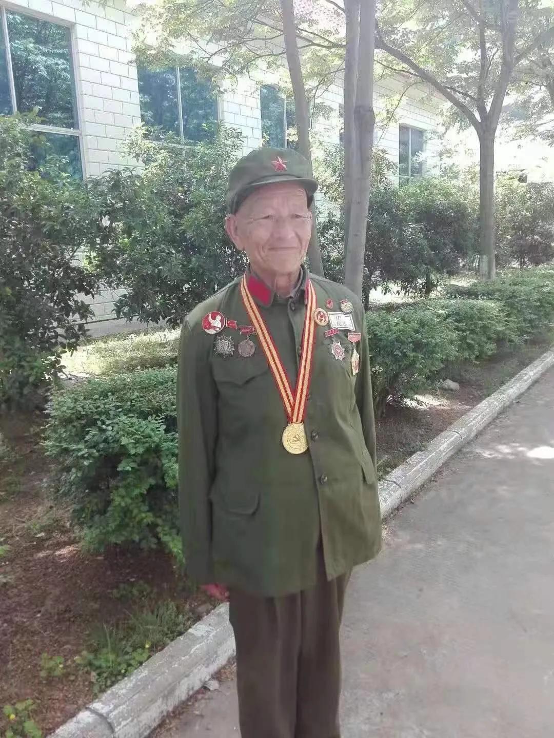 抗美援朝英雄人物故事——英勇无畏的杨根思烈士，抗美援朝英雄杨根思烈士的英勇无畏故事