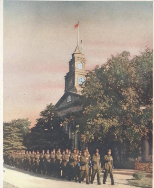 胡伟少将，勇担重任的军长，展现新时代风采，胡伟少将，新时代军长的风采与重任担肩