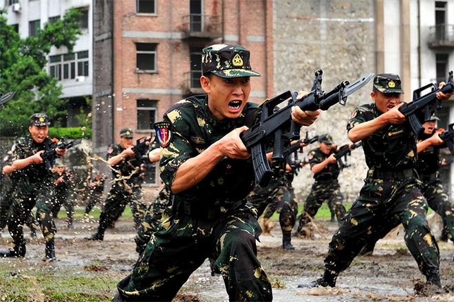 38集团王牌军武器装备探析，揭秘，38集团王牌军的武器装备深度解析
