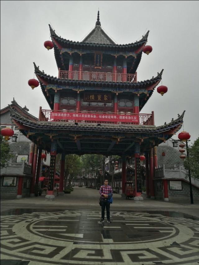 谷氏三兄弟与王若飞的关系探究，谷氏三兄弟与王若飞关系深度探究