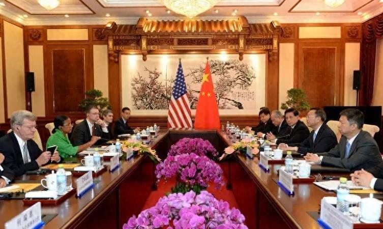 中美近期动态，两国关系的微妙变化与全球影响，中美关系的微妙变化及其对全球的影响近期动态分析