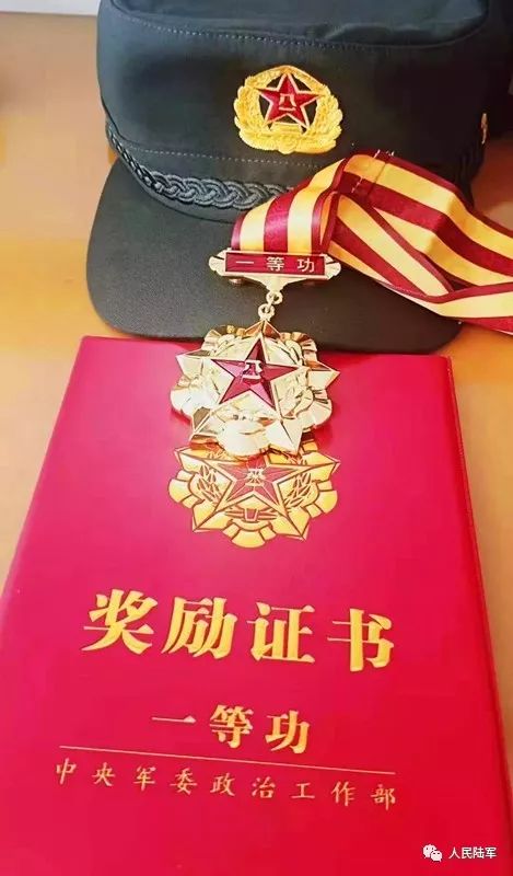 一等功奖章的价值，超越金钱的荣誉象征，一等功奖章，超越金钱的荣誉象征，无价之荣耀徽章