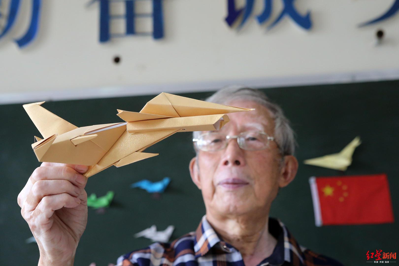 歼-11B与苏-30，究竟谁更厉害？，歼-11B与苏-30性能对比，谁更占优势？