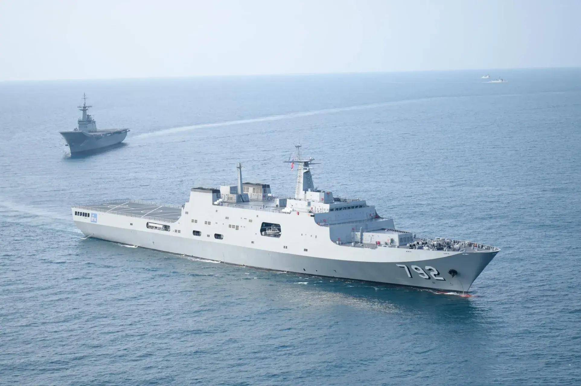 海军大型军舰，力量与荣耀的象征，海军大型军舰，力量与荣耀的海洋霸主