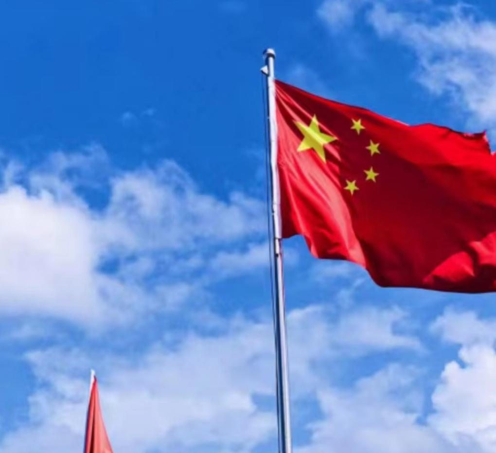 中国哪款无人机可与全球鹰相提并论，中国顶尖无人机与全球鹰比肩，谁与争锋？
