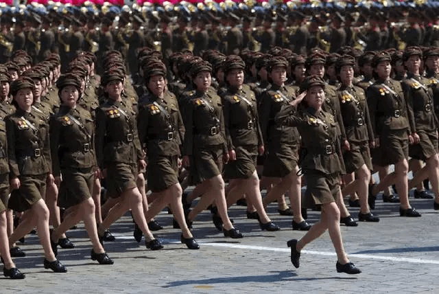 阅兵首先出场的是什么兵？解读阅兵仪式中的先锋部队，阅兵仪式中的先锋部队，揭秘出场首支队伍揭秘