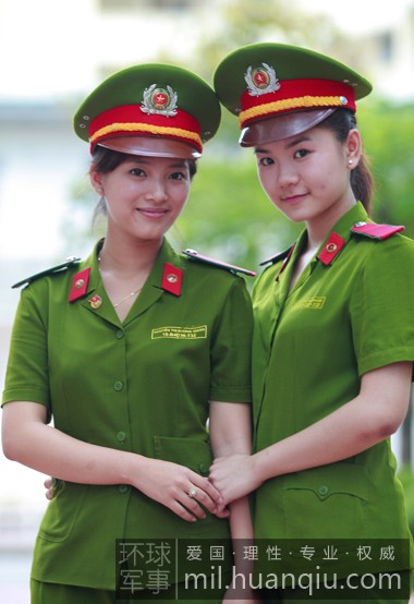 打越南战争中的中国女兵，英勇无畏的巾帼英雄，中国女兵在越南战争中的英勇表现，巾帼英雄，无畏前行