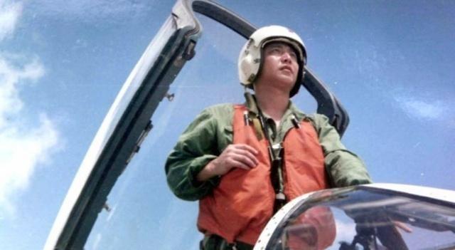 歼八电子战机，中国空军的电子战利器，歼八电子战机，中国空军的电子战先锋