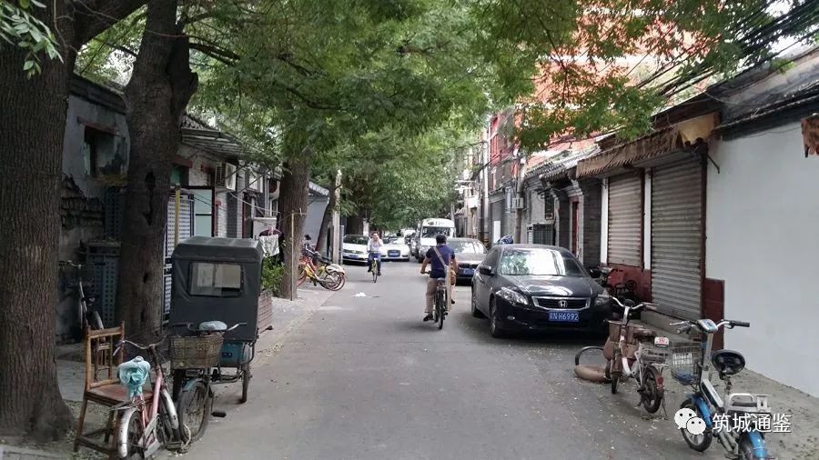 退役军官与西祠胡同，历史、文化与现代生活的交融，退役军官与西祠胡同，历史、文化与现代生活的交汇点