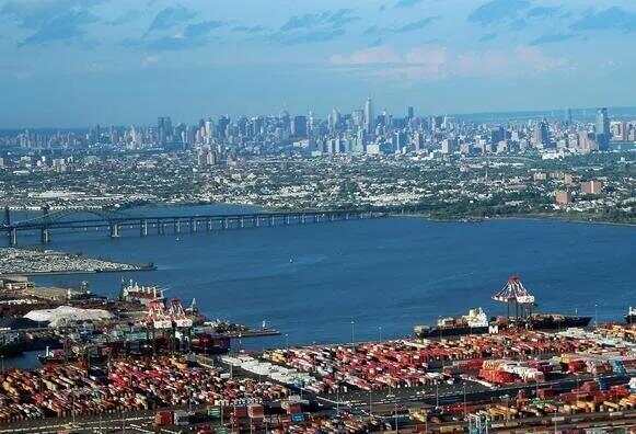 美国西部最大的港口城市——繁荣的门户与多元文化的交汇点,美国西部最大港口城市,繁荣交汇点与多元文化融合地