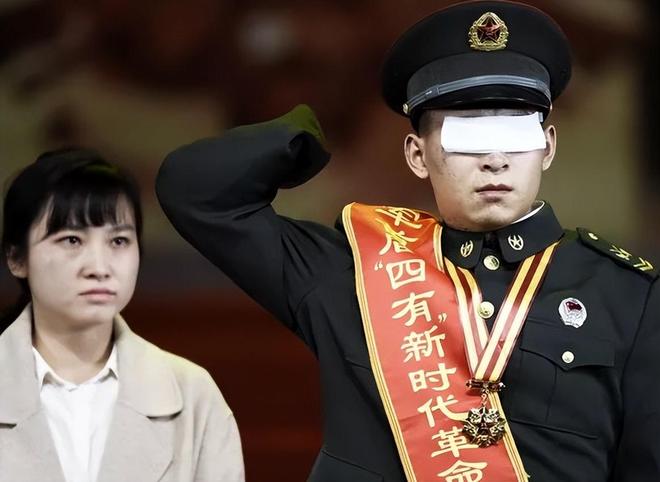 八一勋章与一等功，荣誉的对比与解读，八一勋章与一等功，荣誉对比与深度解读