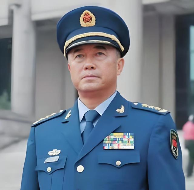 丁晓军军衔，荣耀与担当的象征，丁晓军军衔，荣耀与担当的典范象征