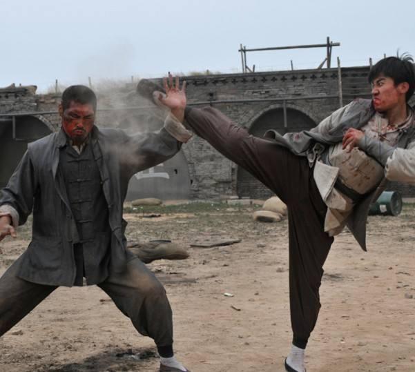 手撕鬼子与裤裆藏雷，一段关于勇气与智慧的传奇故事，勇气与智慧，手撕鬼子与裤裆藏雷的传奇故事