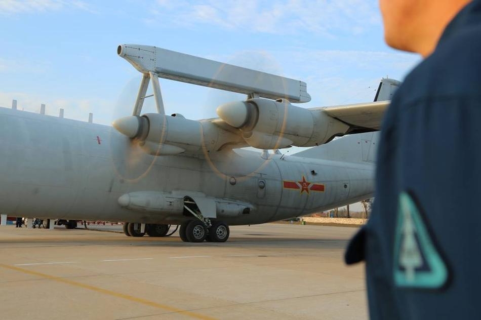 空警200机组人员数量揭秘,多少人组成的专业团队?,空警200机组人员数量揭秘,专业团队构成揭秘!