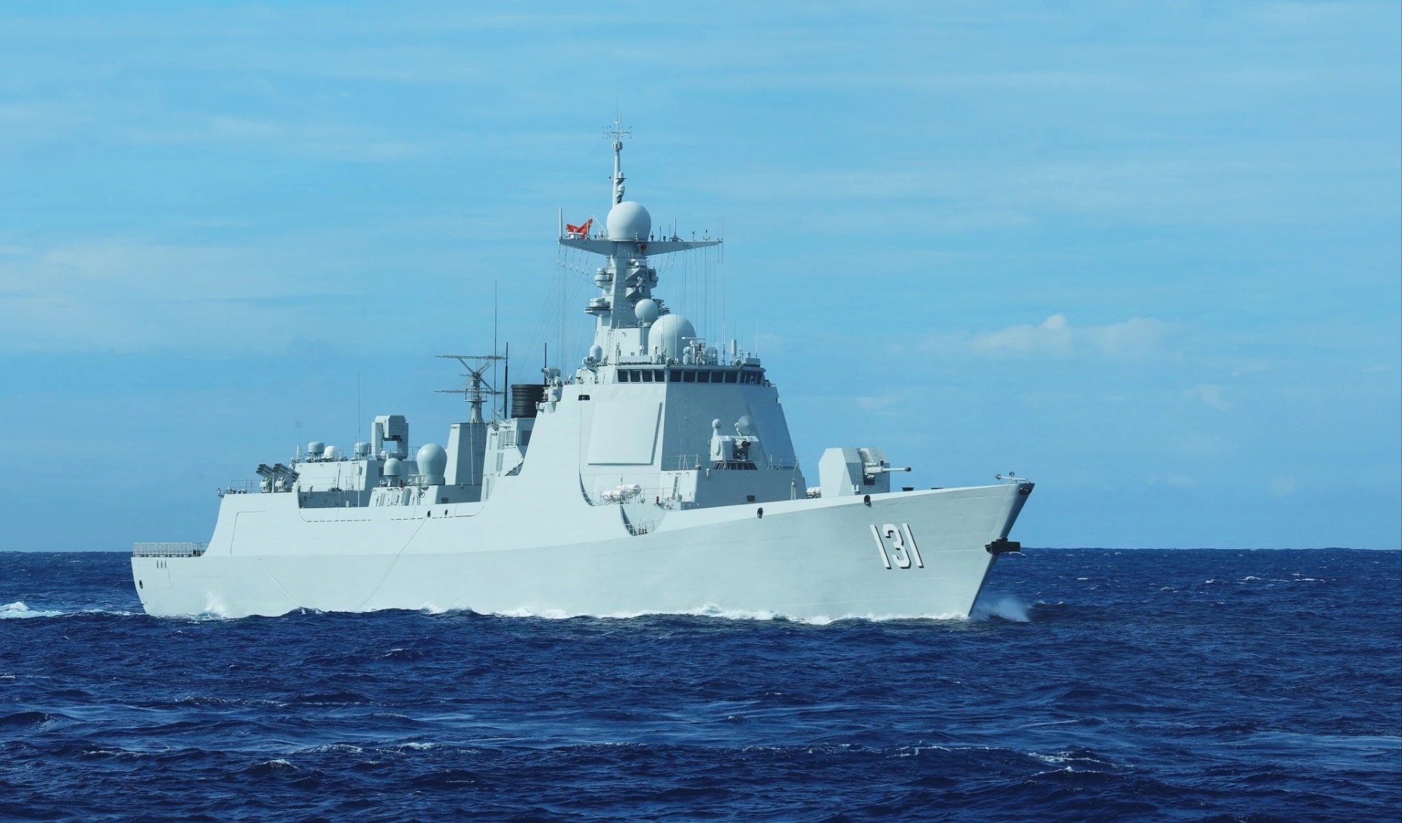 中国海军首艘航母舰载机训练舰——揭秘中国海军辽宁舰的得力助手131舰简介，揭秘中国海军辽宁舰得力助手，首艘航母舰载机训练舰131舰概览