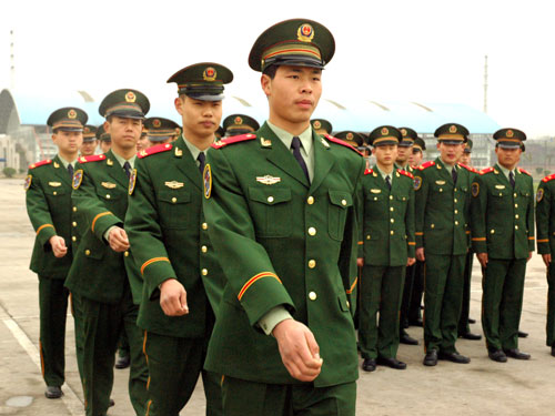 武警常服大衣，展现军威与风采的图片，武警常服大衣，展现军威与风采的时尚风采图片