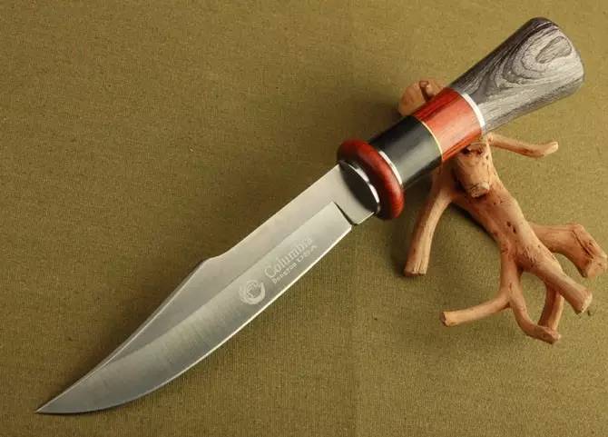 打架时选择何种武器最实用？探讨武器的选择与实用性分析，探讨打架时武器的选择，哪种武器最实用？